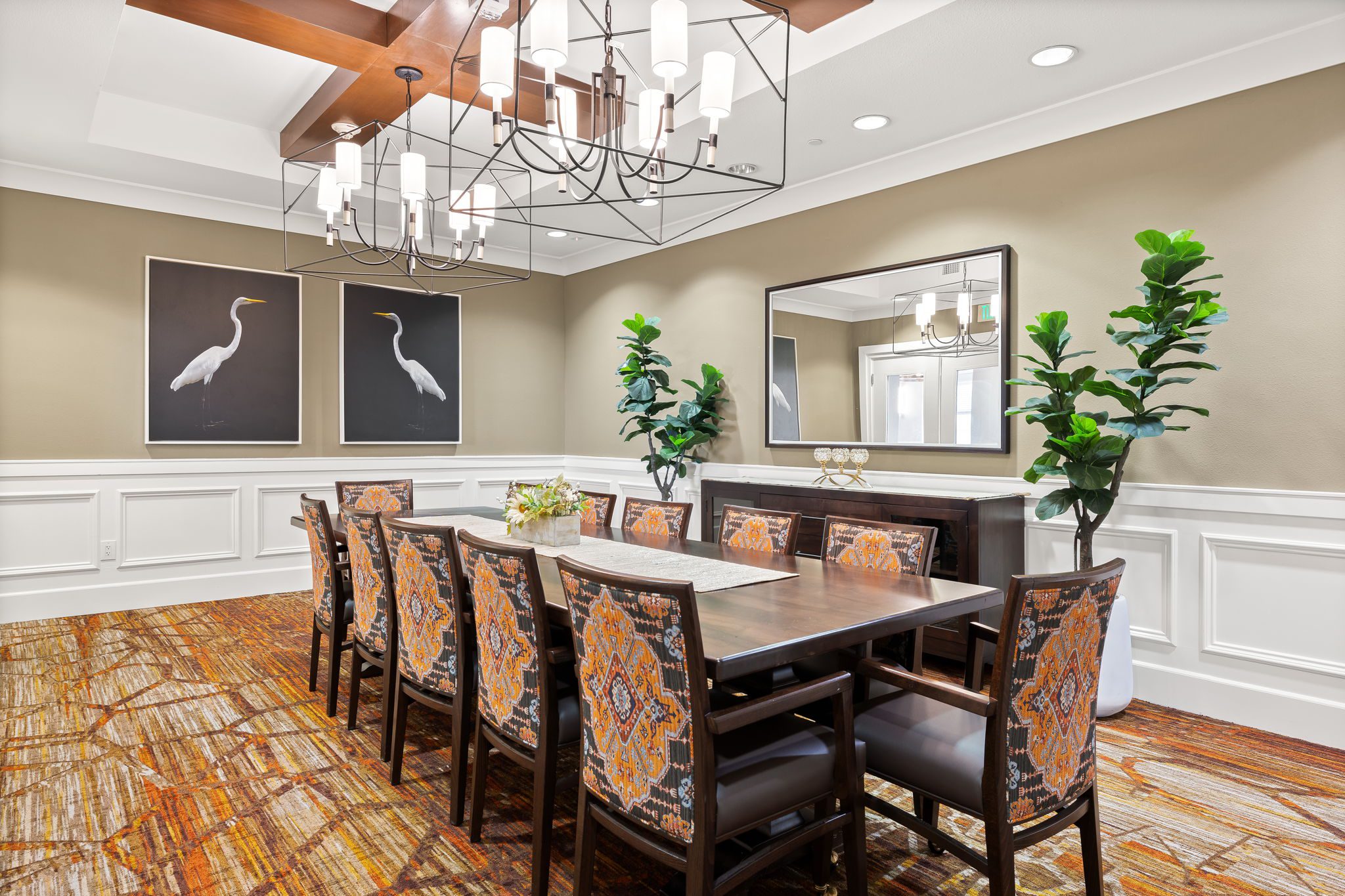 Peninsula Del Rey dining room