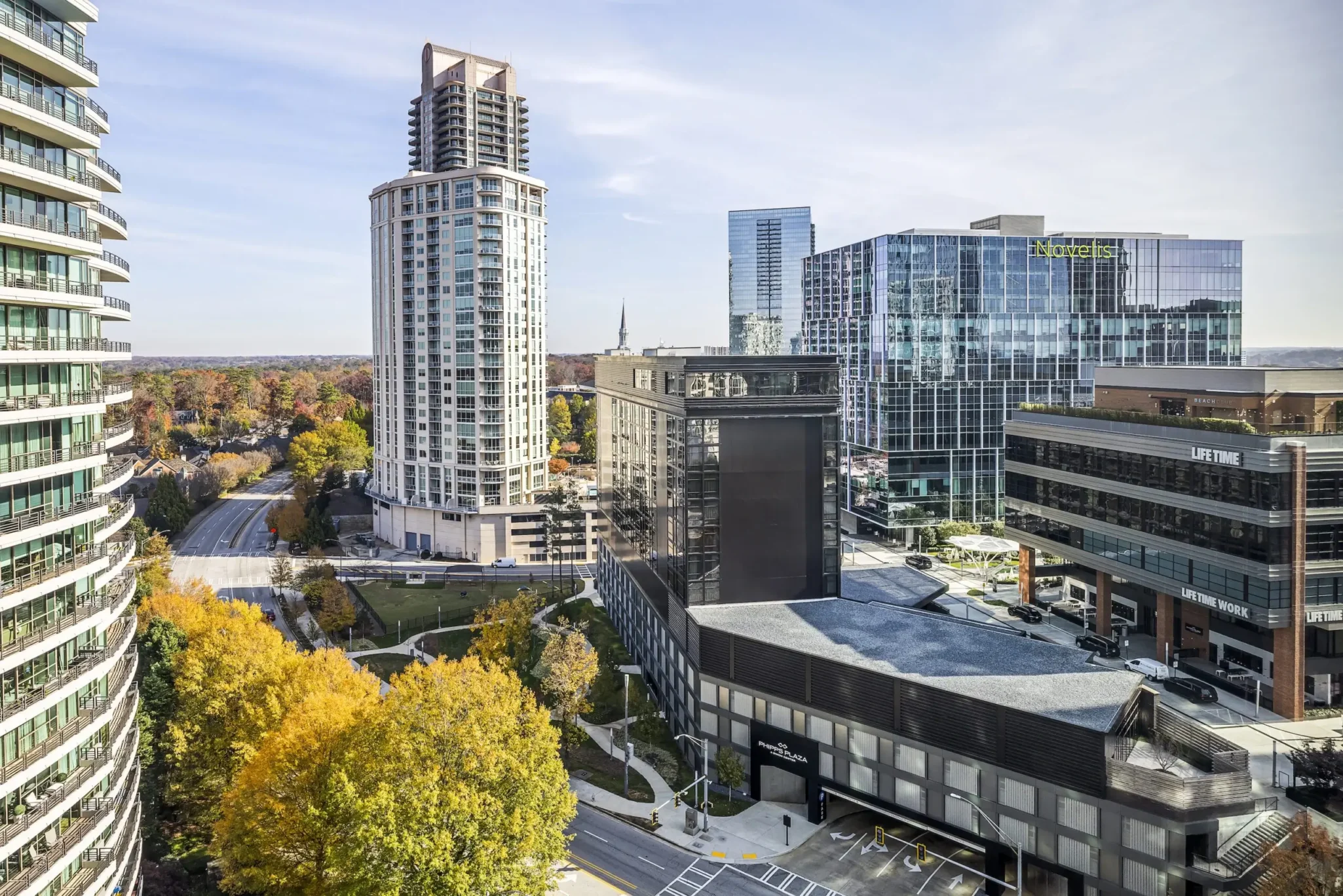 Birdseye view of city