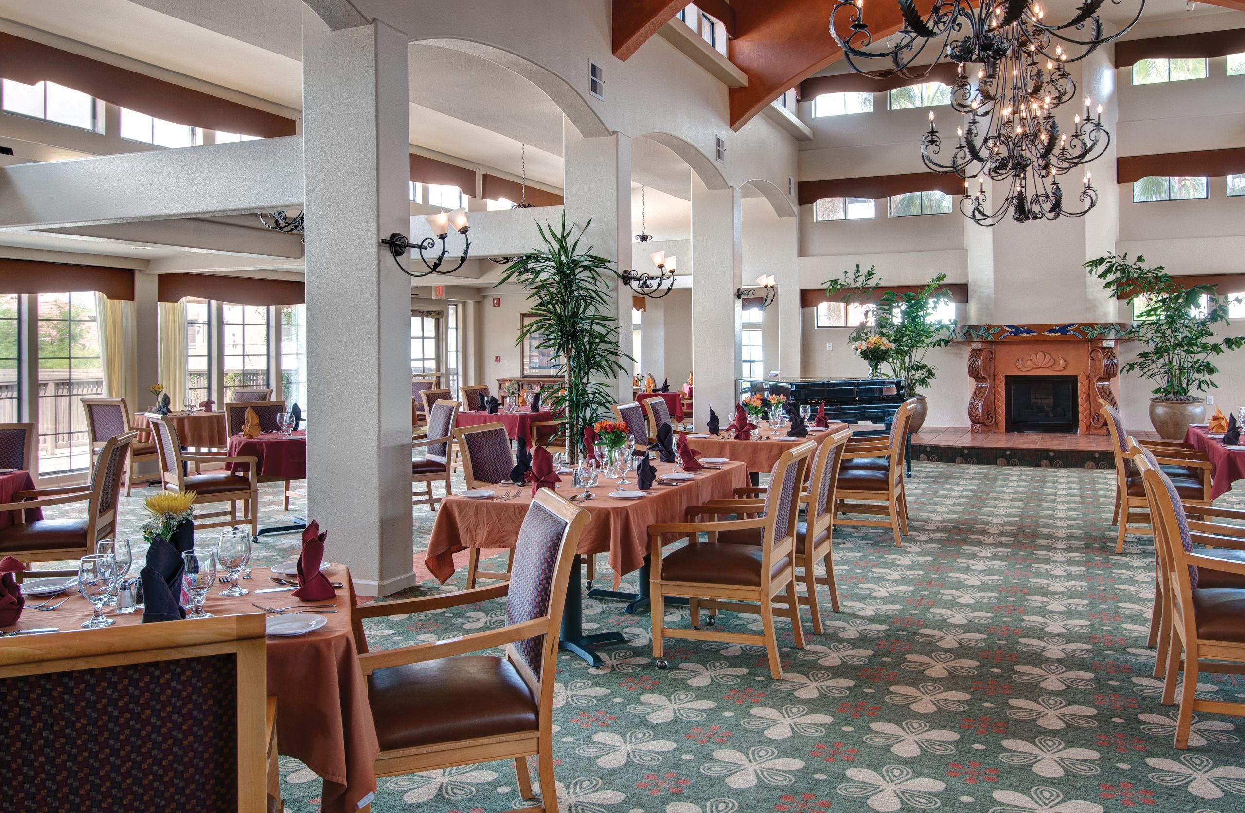 warm and cozy dining room at a retirement community