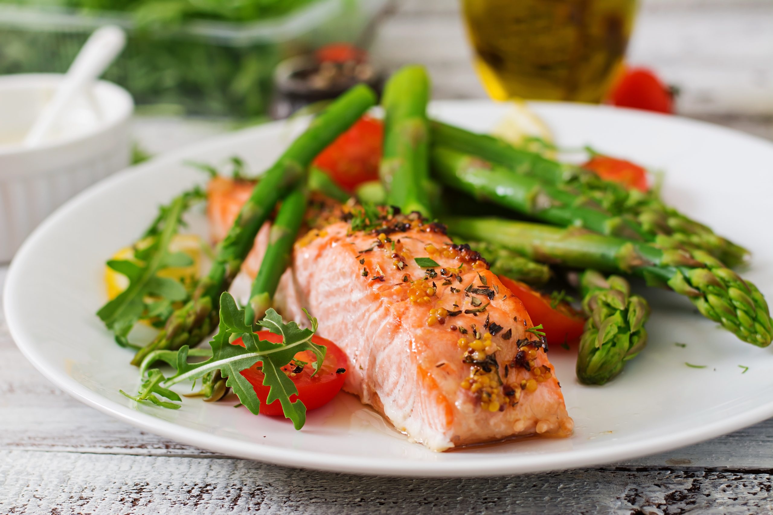 healthy dinner salmon and asparagus 