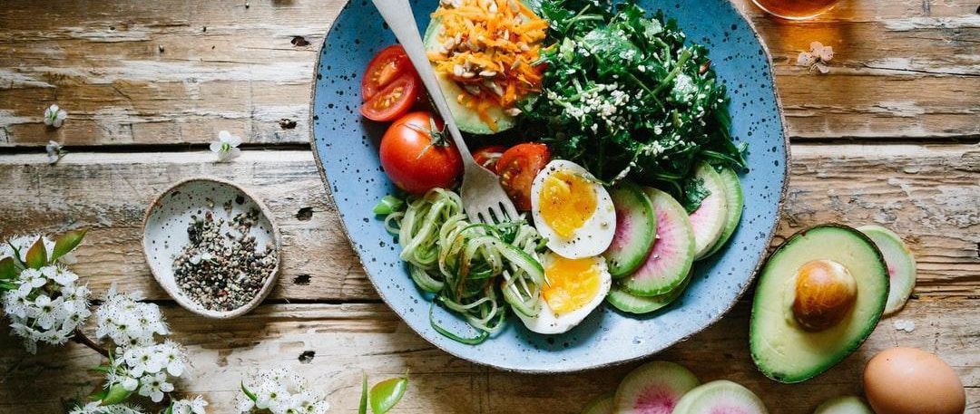 healthy breakfast with eggs and veggies