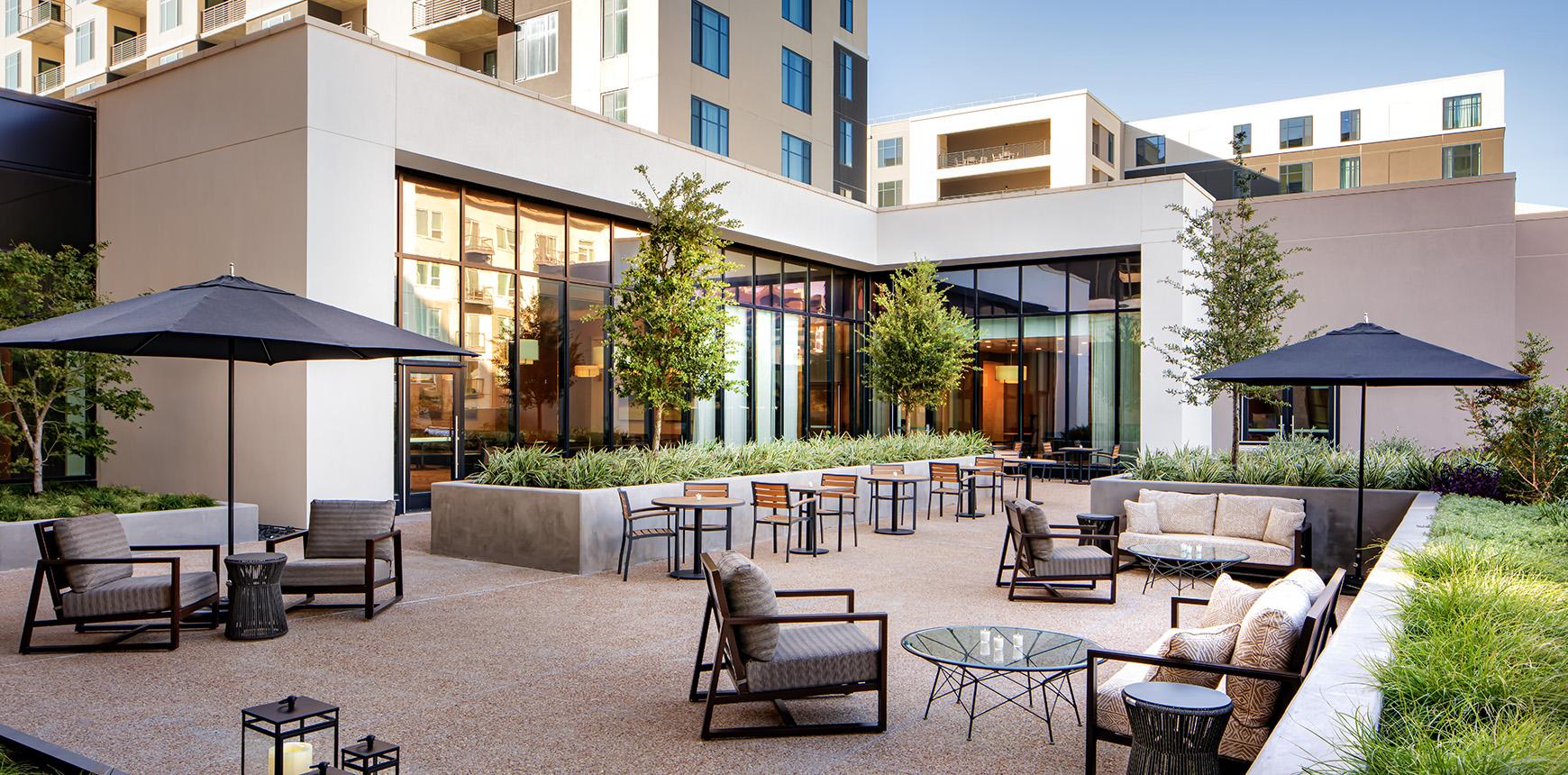 upscale and modern outdoor courtyard at maravilla austin